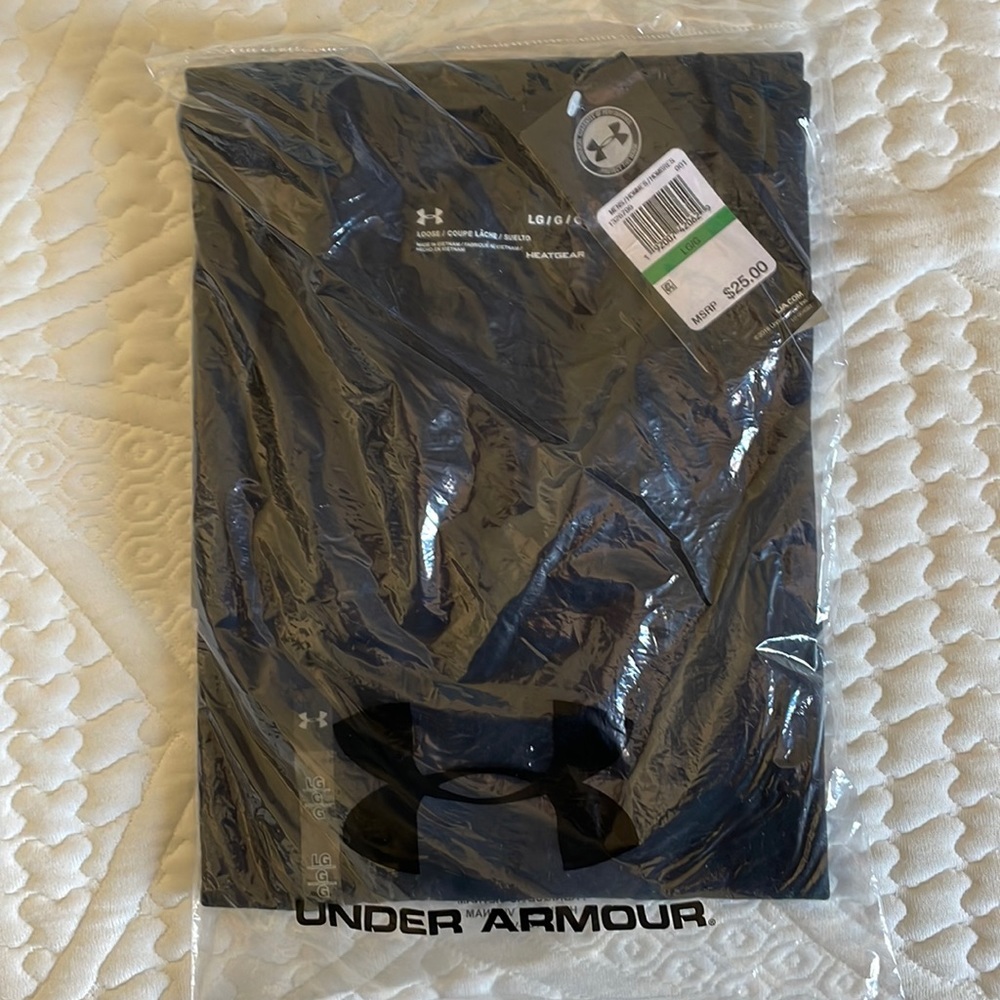 Black under armor t-shirt new men’s large